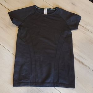 Ivivva shirt sleeve shirt